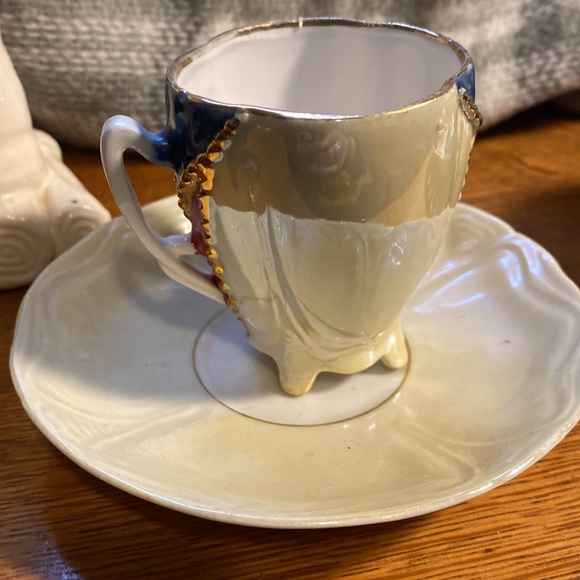 VICTORIAN STYLE TEA CUPS - Picture 4 of 9